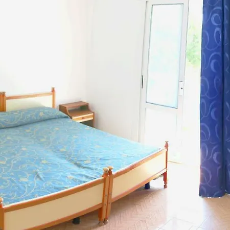 Hotell Laguna 2*